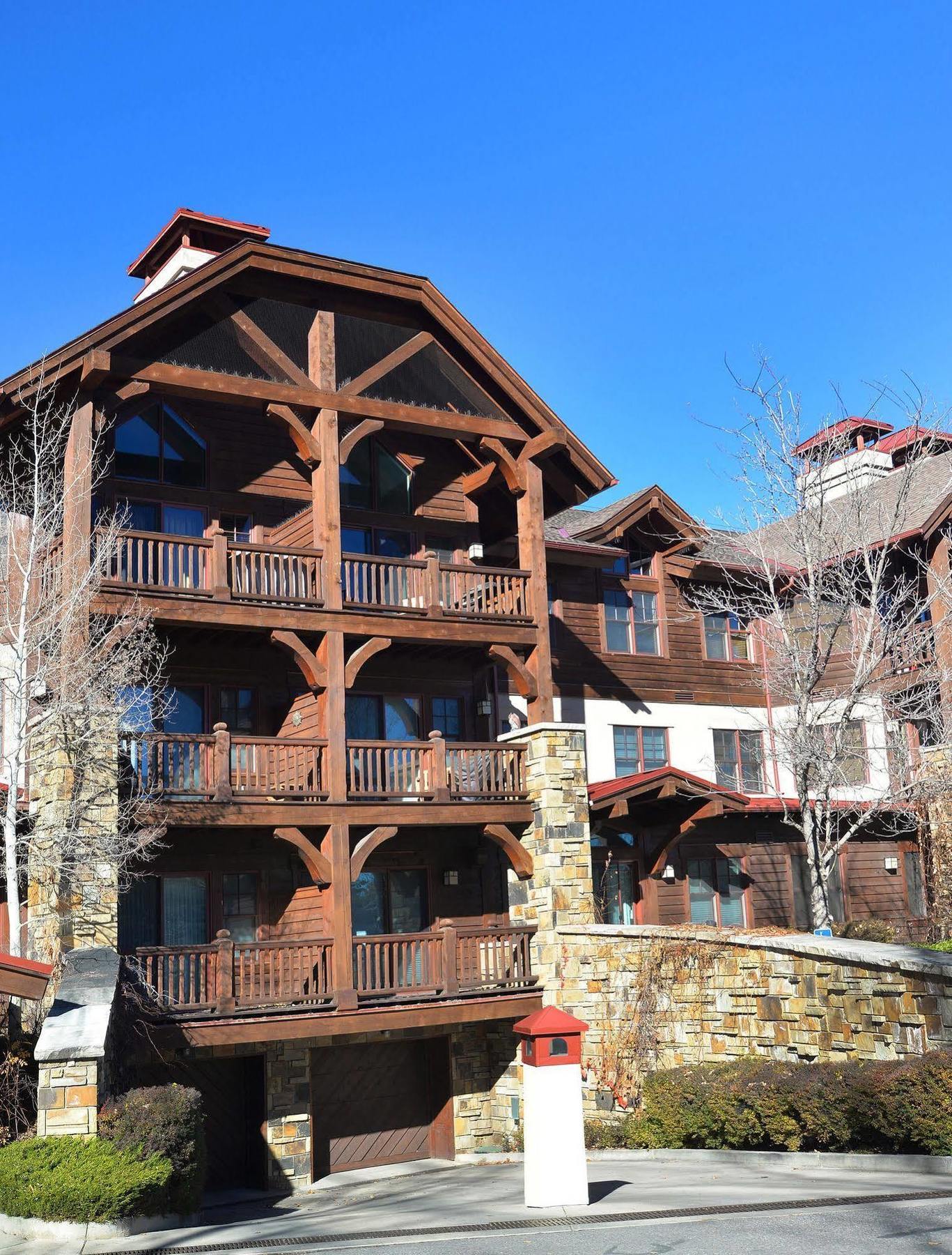 Lodge At Brookside Avon Village エクステリア 写真