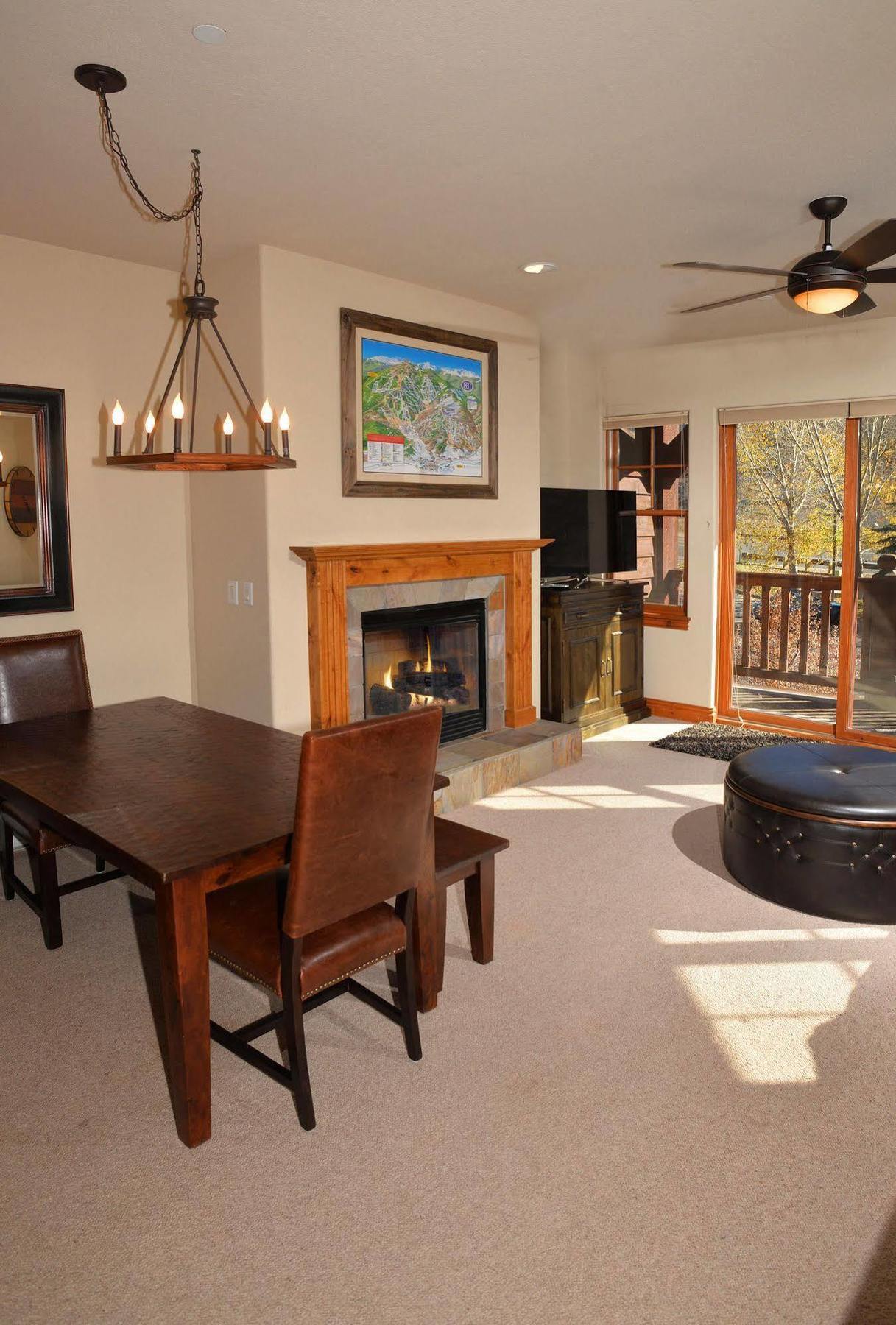 Lodge At Brookside Avon Village エクステリア 写真