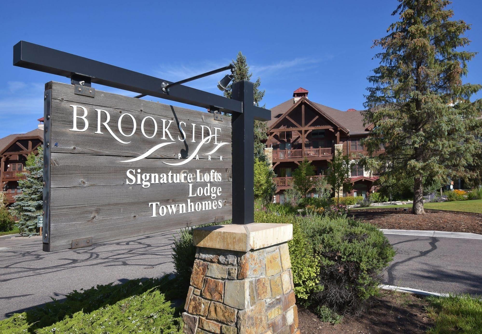 Lodge At Brookside Avon Village エクステリア 写真