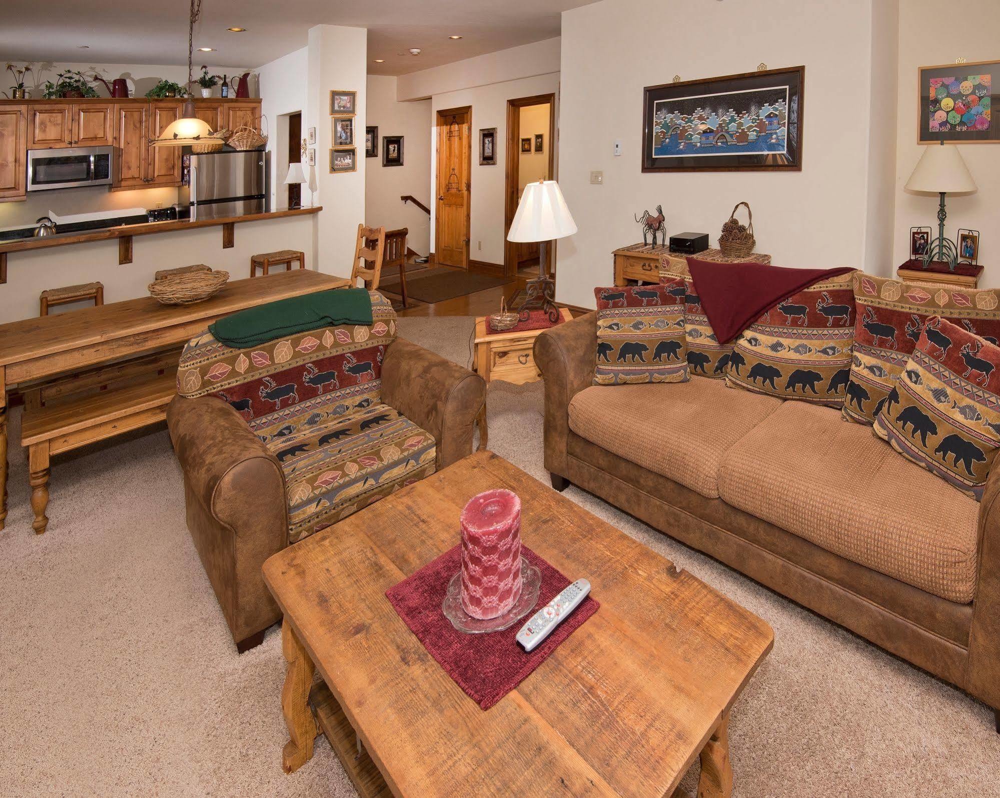 Lodge At Brookside Avon Village エクステリア 写真