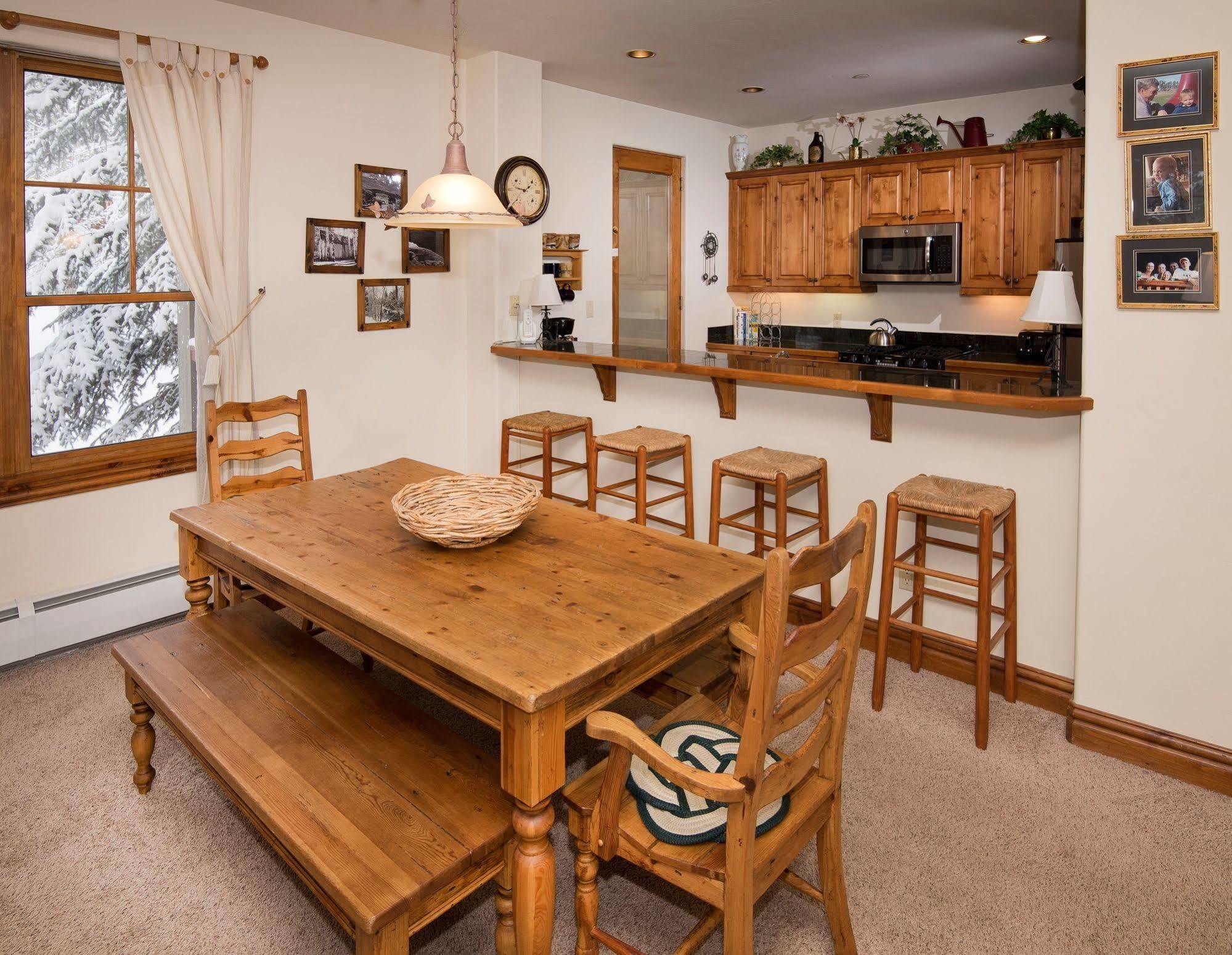 Lodge At Brookside Avon Village エクステリア 写真